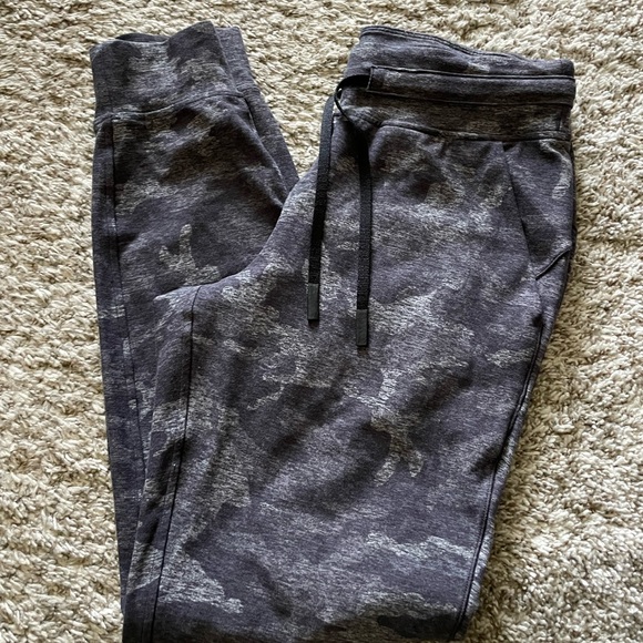 Lululemon Ready to rulu - Picture 1 of 3